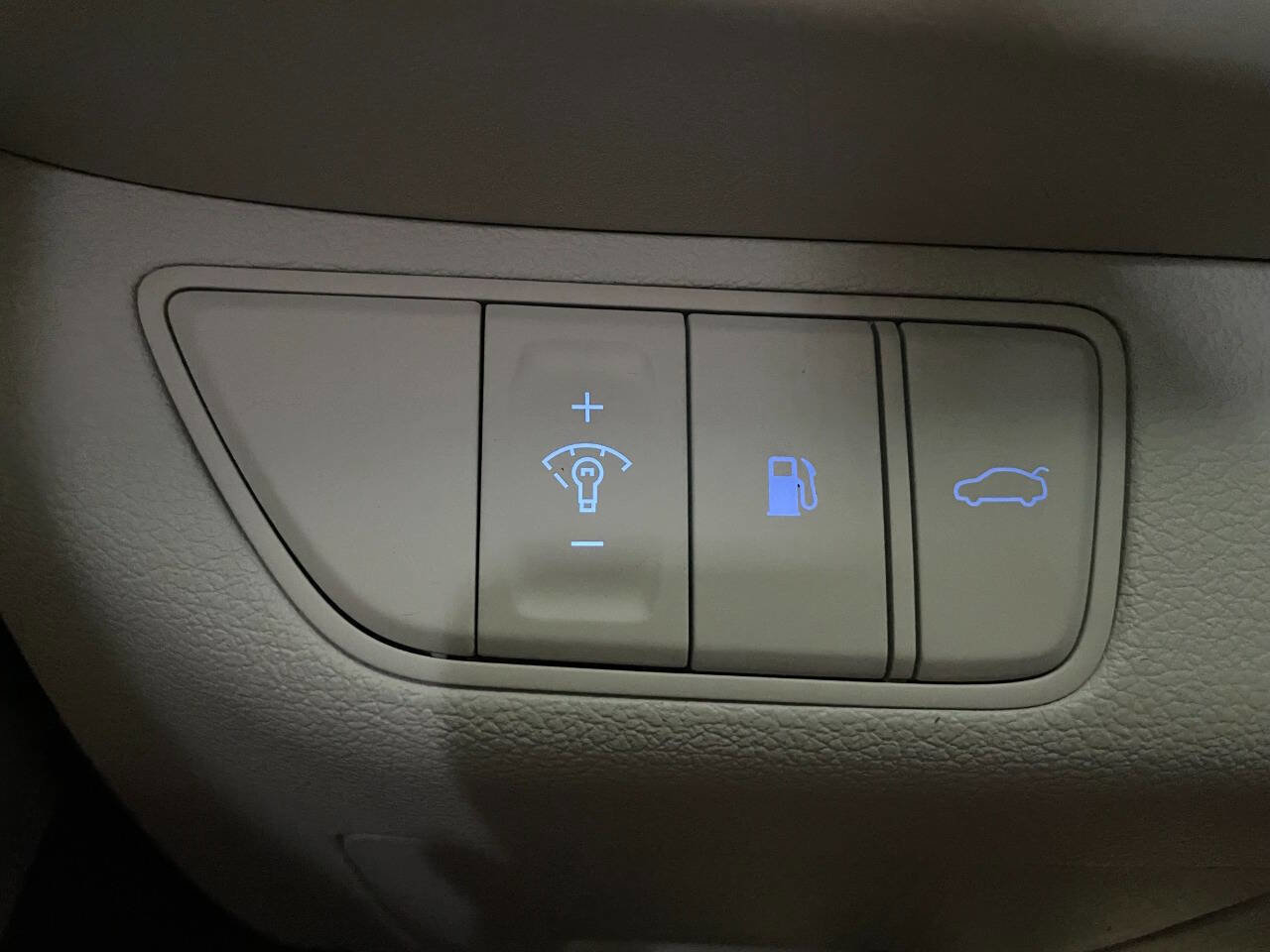 Used 2024 Genesis G70 2.5T image 39