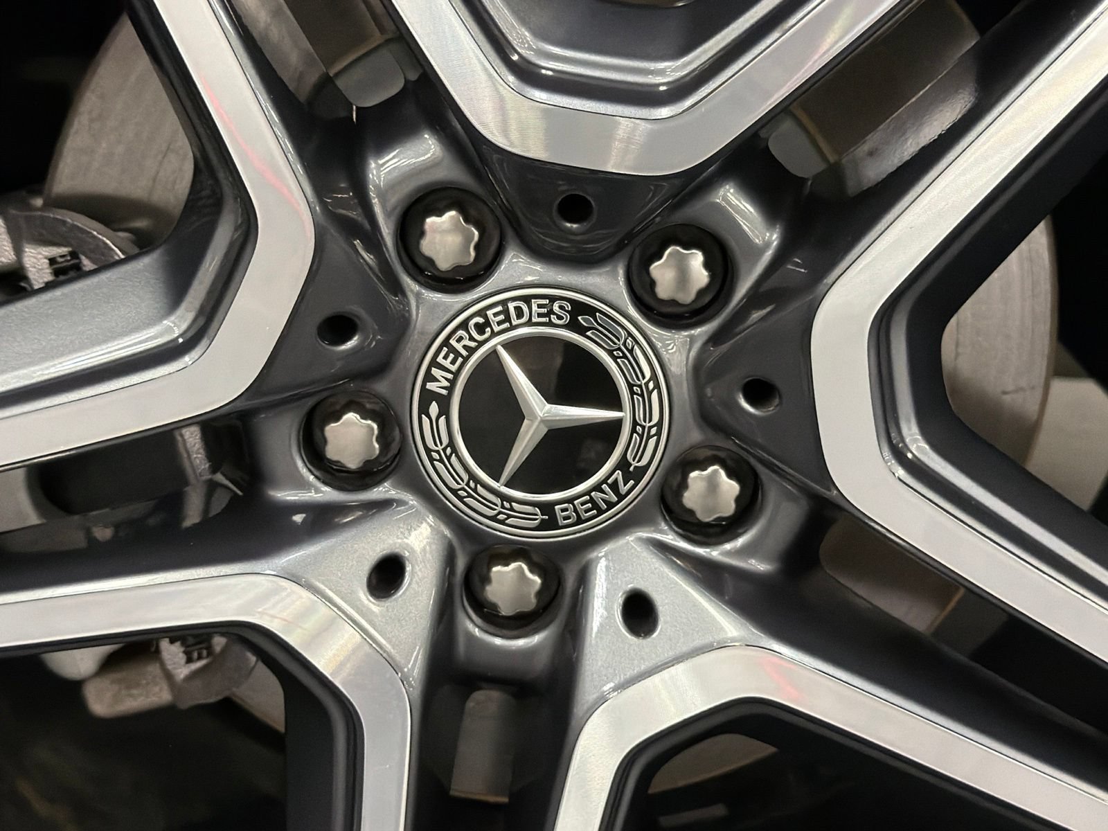 Used 2026 Mercedes-Benz GLS 450 4MATIC w/ AMG Line Exterior image 19