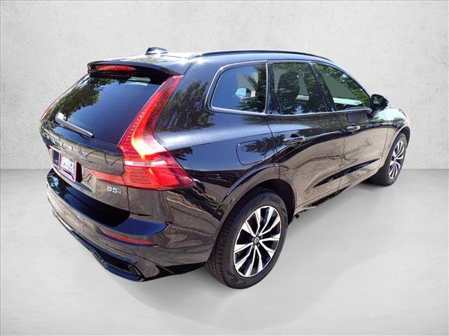 Used 2025 Volvo XC60 B5 Plus AWD/4WD video 4