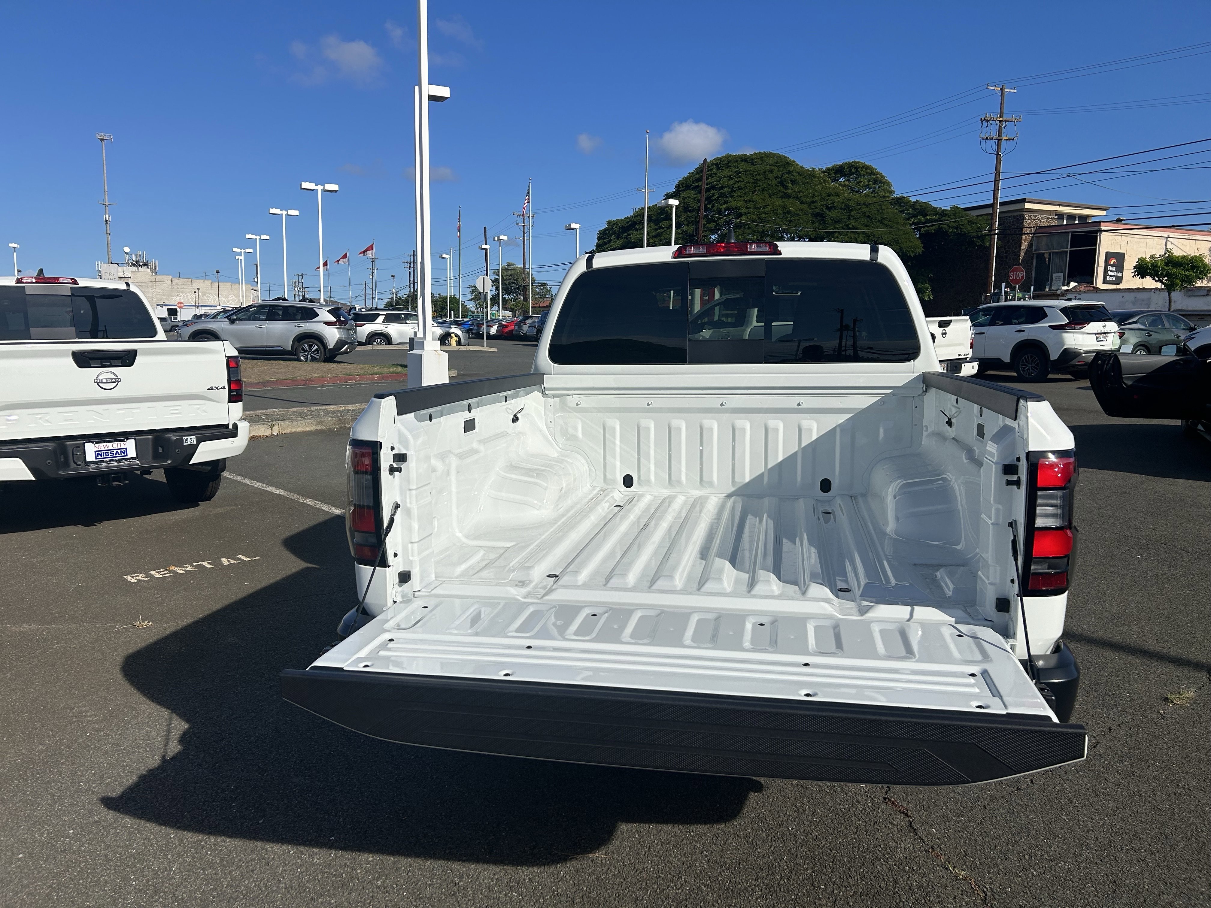 New 2026 Nissan Frontier S image 11