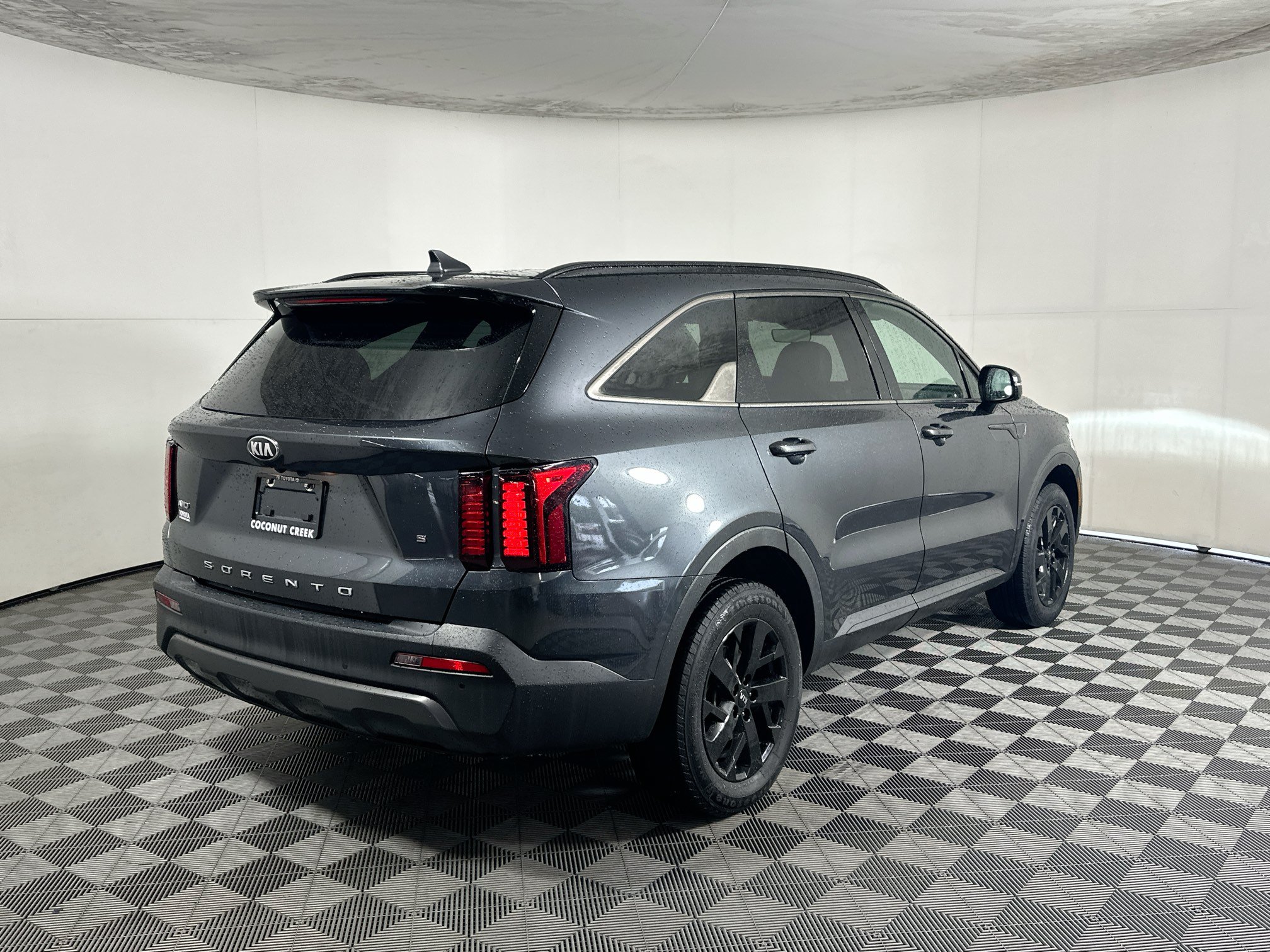 Used 2021 Kia Sorento S w/ Panoramic Sunroof Package AWD/4WD image 3