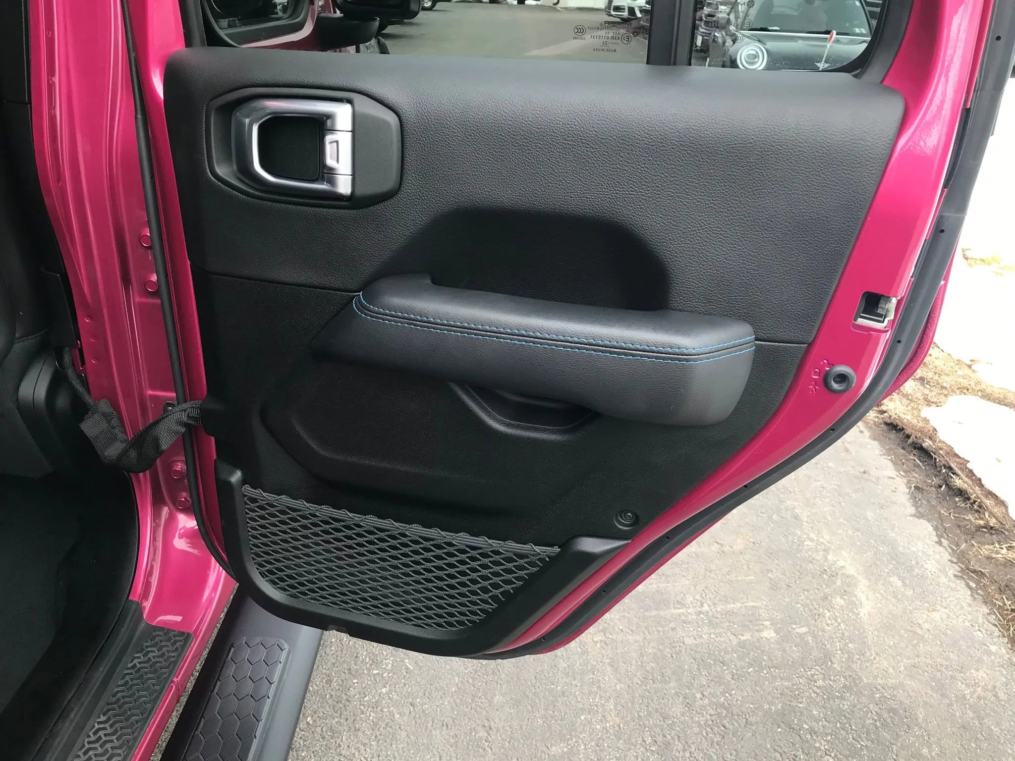 Used 2022 Jeep Wrangler Unlimited Rubicon 4xe w/ Cold Weather Group AWD/4WD image 53