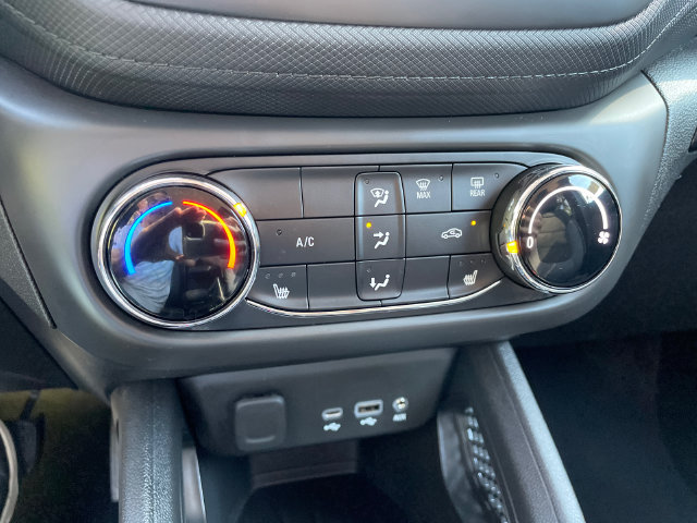Used 2023 Chevrolet TrailBlazer LT FWD image 33