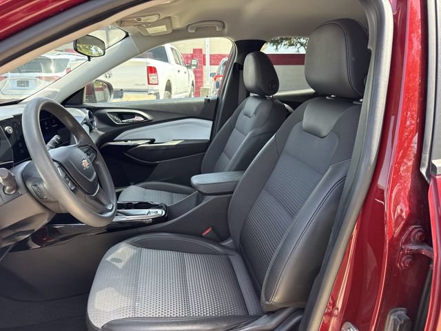 Used 2025 Chevrolet Trax LT FWD image 26