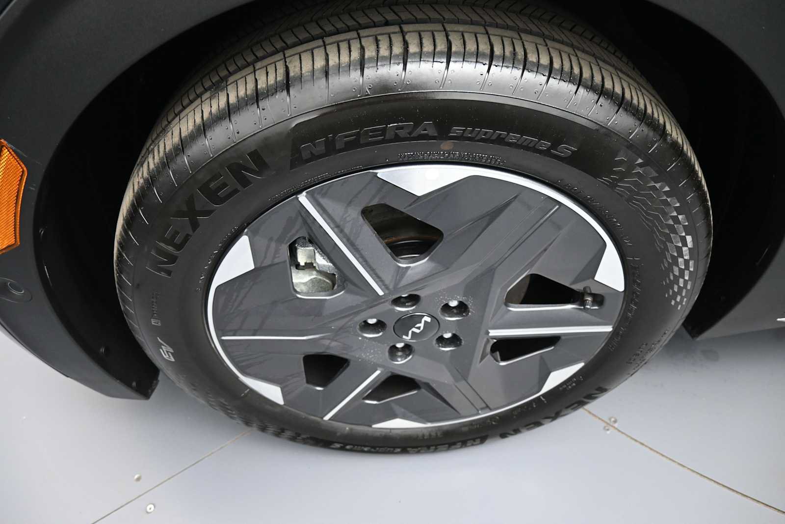 Certified 2025 Kia EV6 Light w/ Light LR Technology Package AWD/4WD image 14