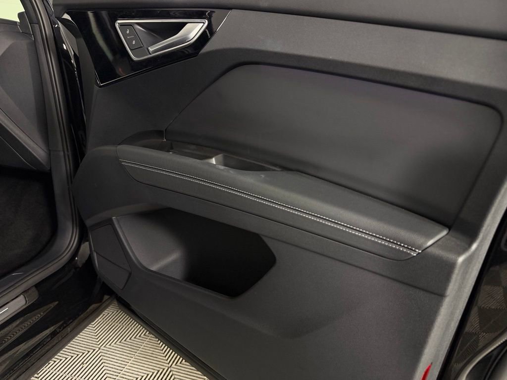 Used 2024 Audi Q4 e-tron Premium Plus w/ Premium Plus image 38