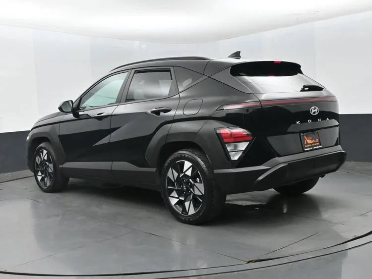 Used 2025 Hyundai Kona SEL FWD image 9