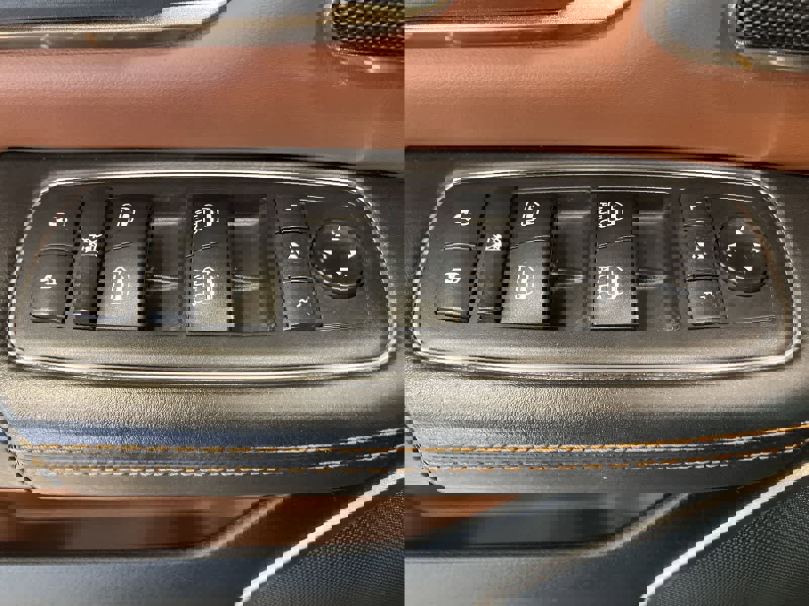 Used 2019 RAM 1500 Laramie Longhorn image 15