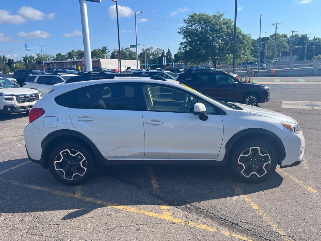 Used 2014 Subaru Crosstrek 2.0i Premium w/ Moonroof Package AWD/4WD image 2