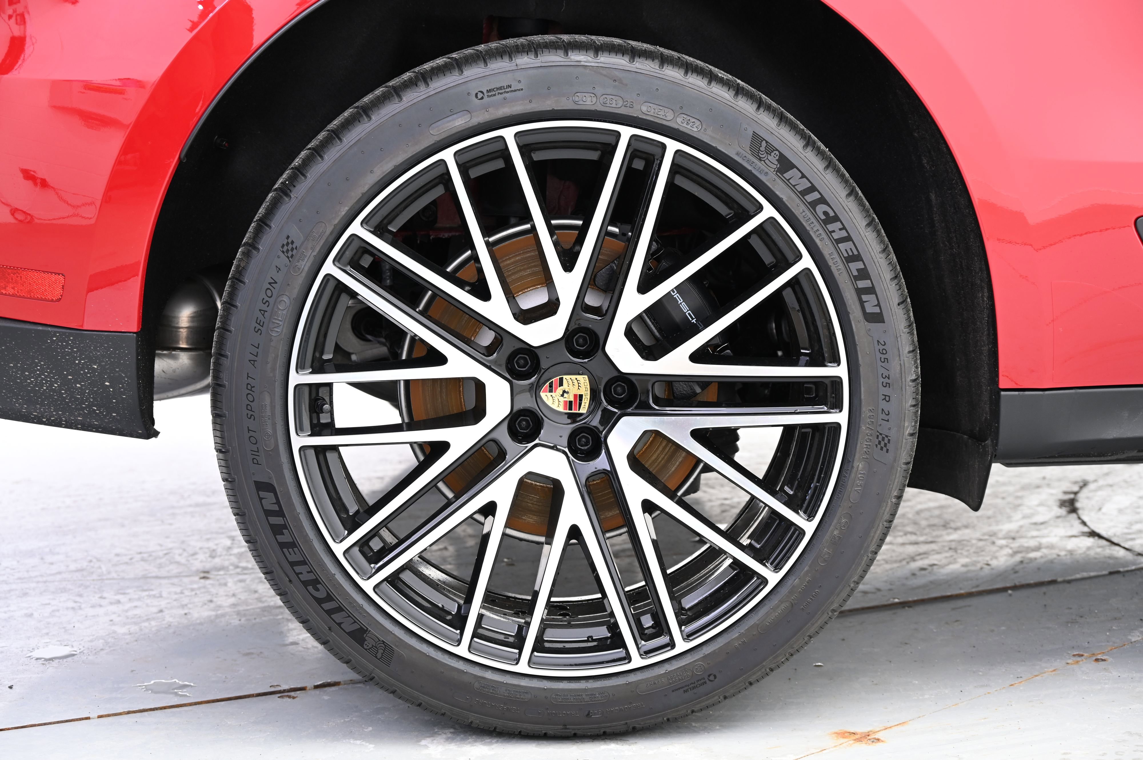 Used 2025 Porsche Macan image 17