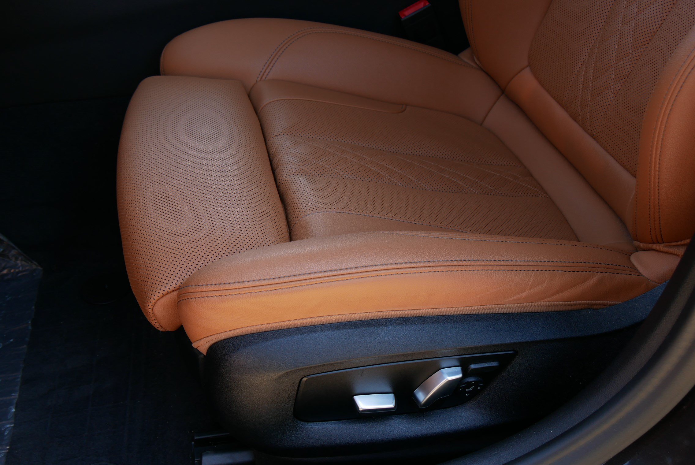 Used 2022 BMW 530i w/ Premium Package RWD image 28