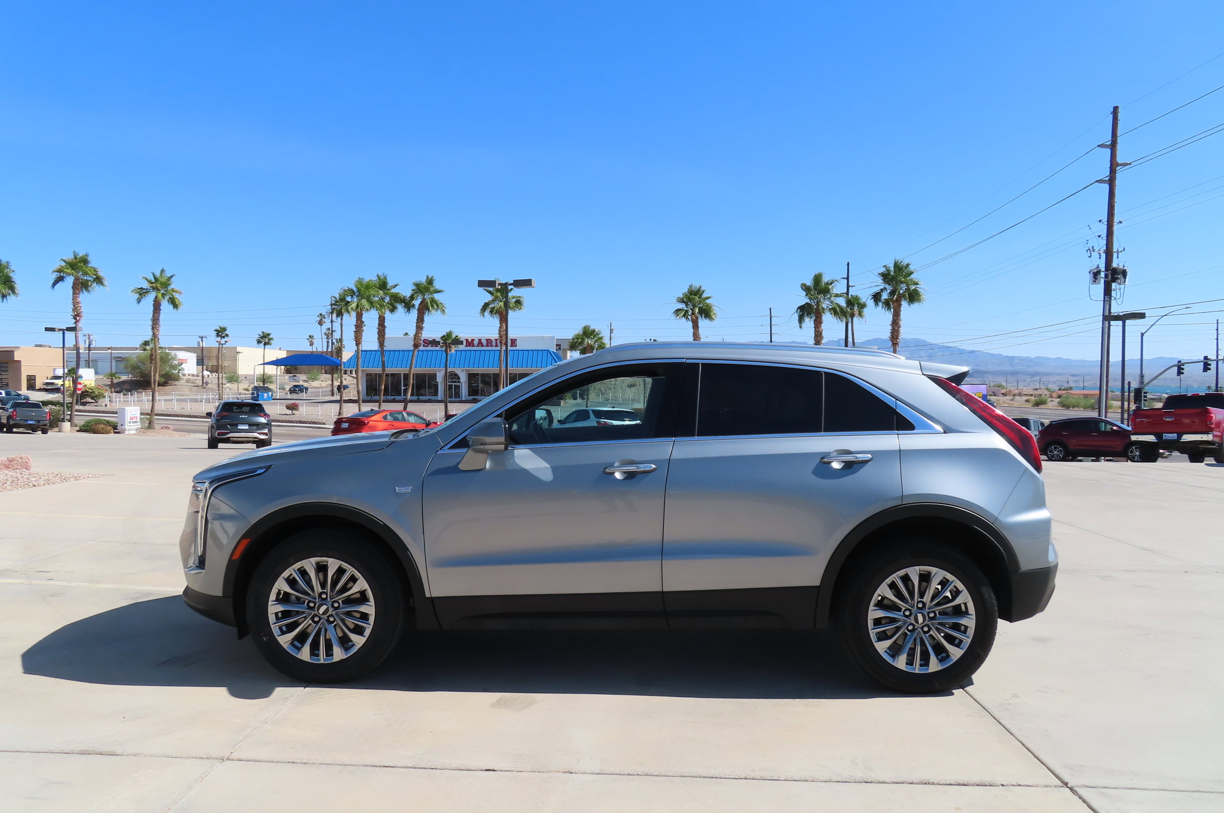 Used 2024 Cadillac XT4 Premium Luxury image 4