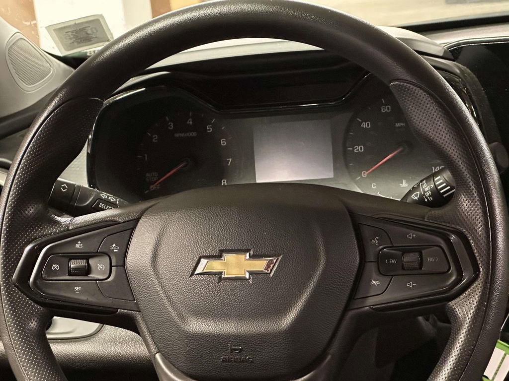 Used 2024 Chevrolet Trax LS w/ LS Convenience Package FWD image 19