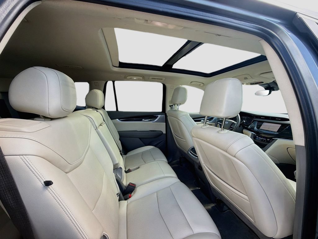 Certified 2025 Cadillac XT6 Premium Luxury w/ Technology Package AWD/4WD image 31