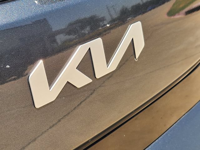 Certified 2025 Kia Soul LX w/ LX Technology Package FWD image 11