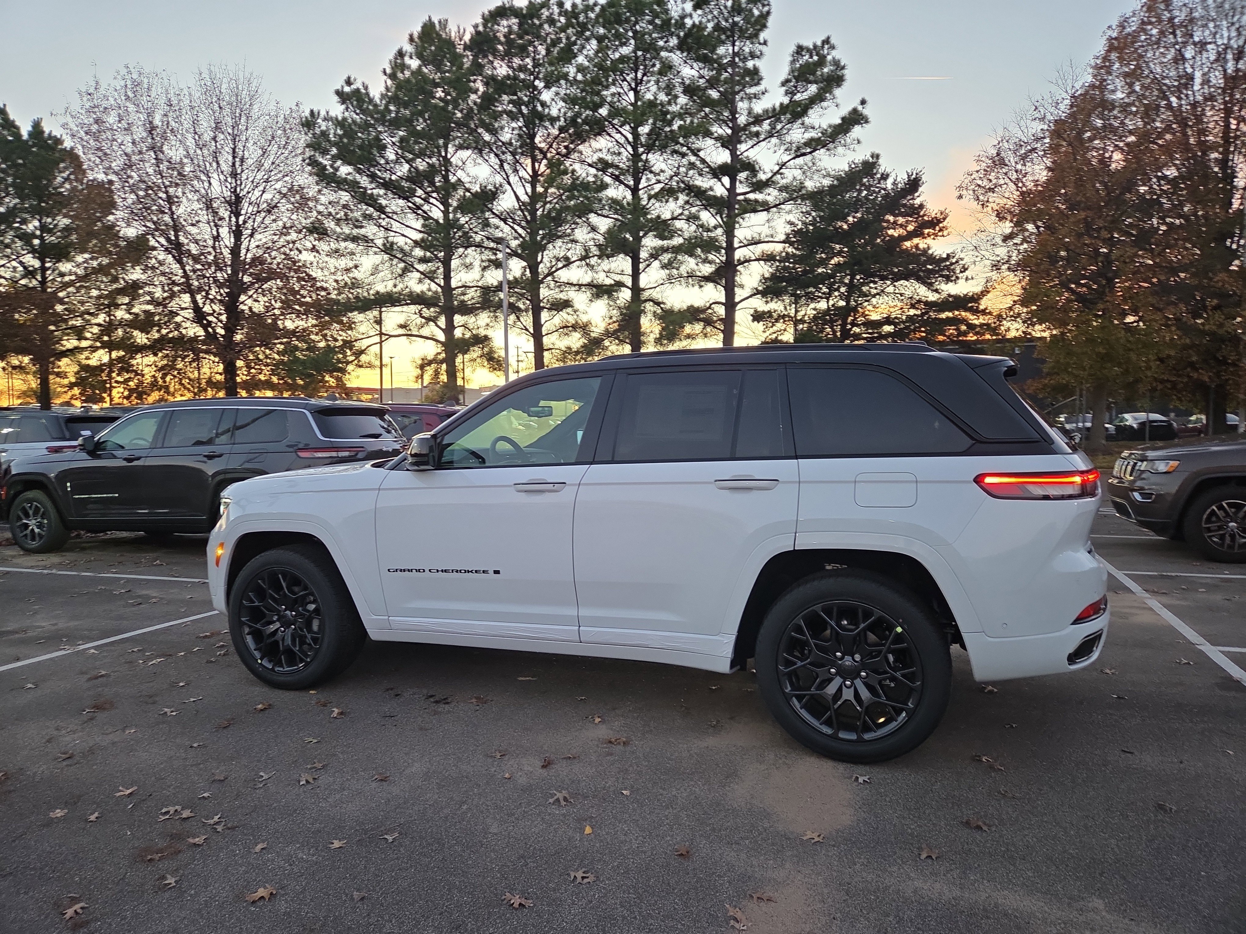 New 2025 Jeep Grand Cherokee Summit w/ Adv Protech Group IV image 3