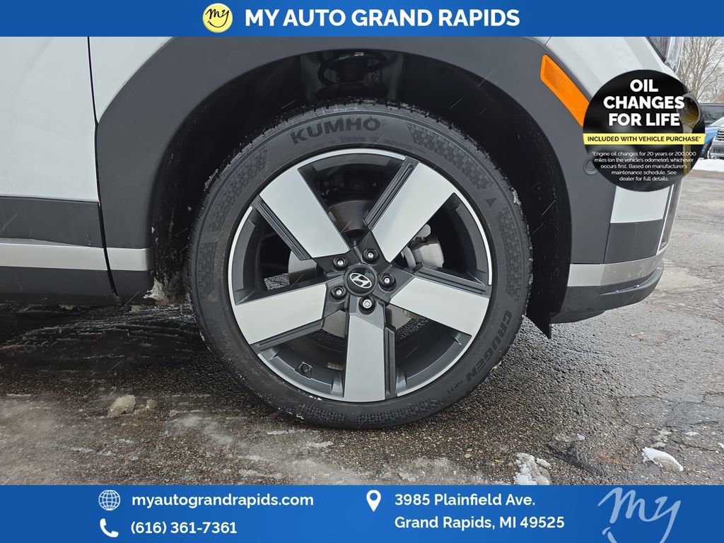 Used 2025 Hyundai Santa Fe Limited image 24