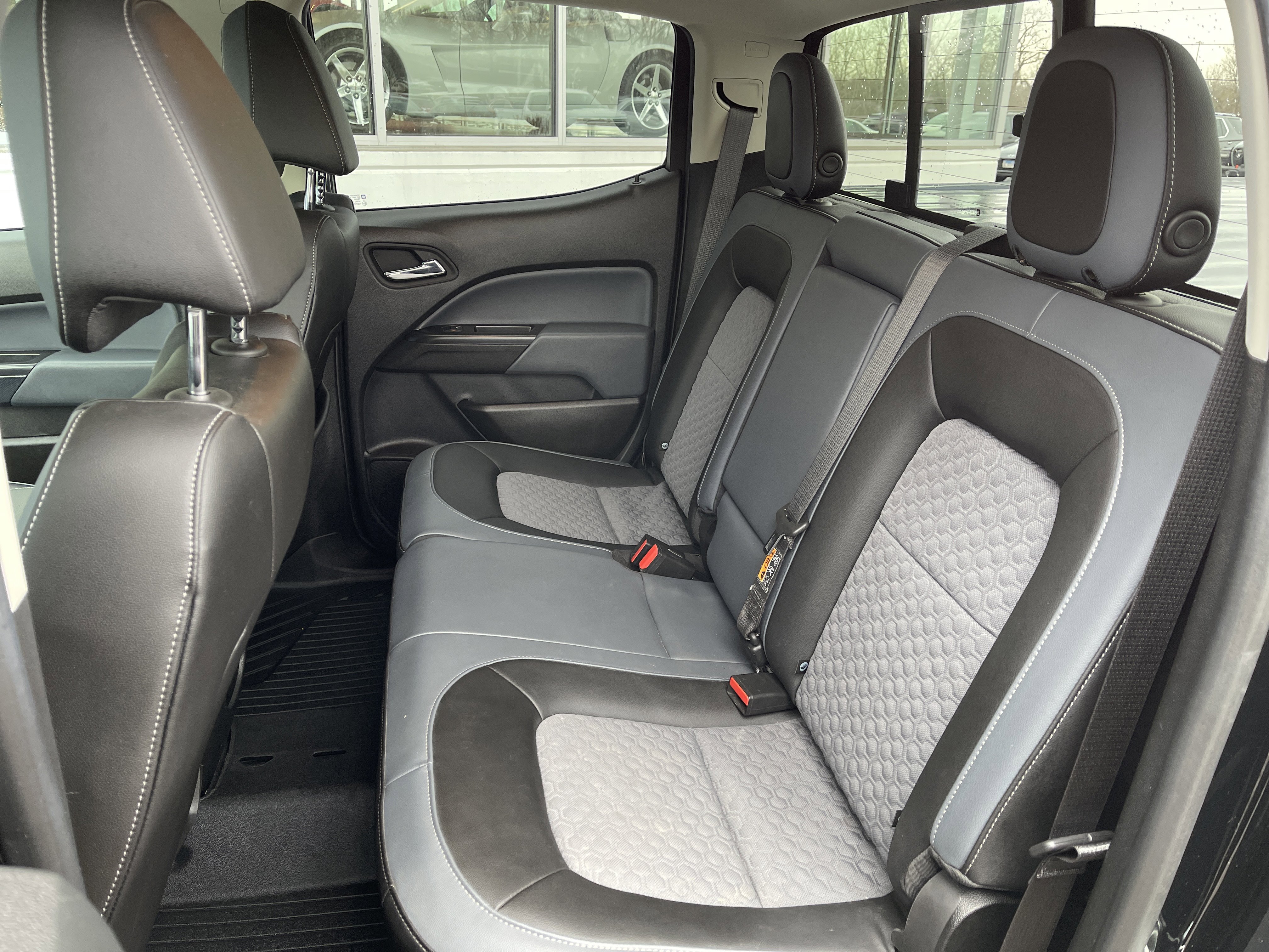 Used 2022 Chevrolet Colorado Z71 w/ Safety Package image 37