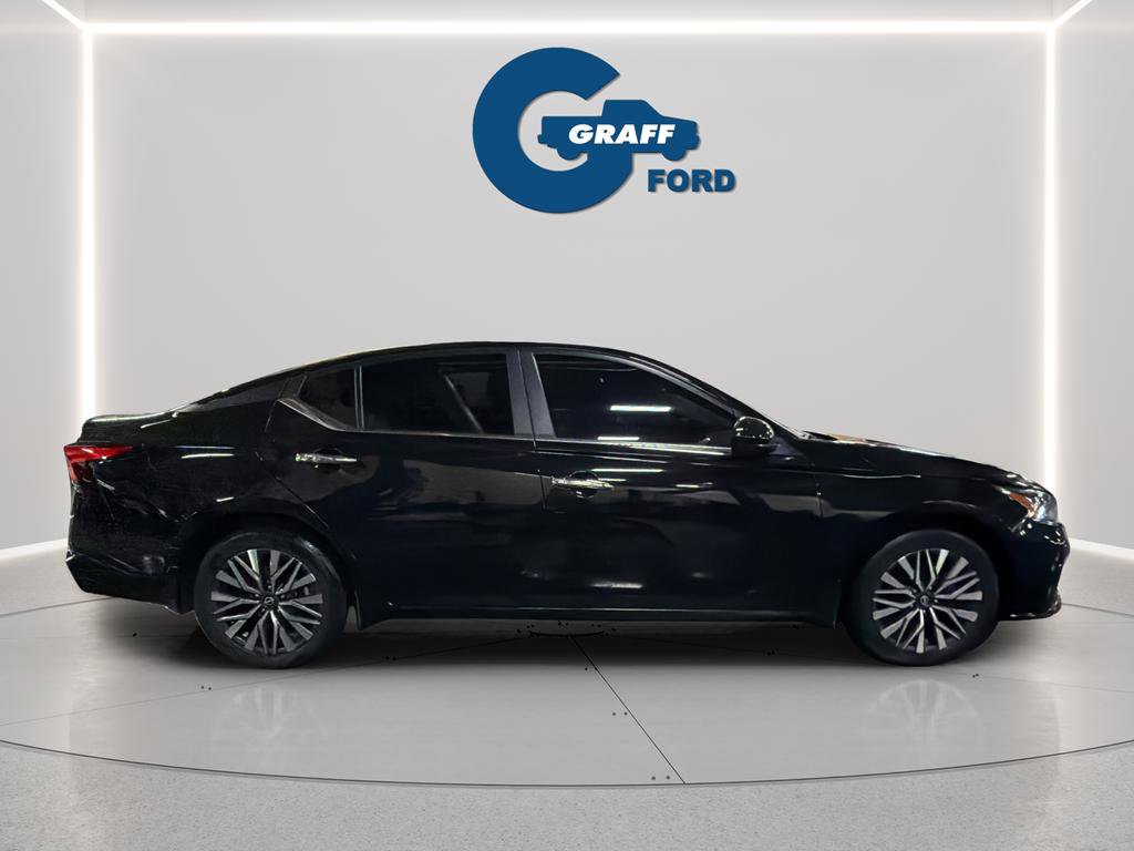 Used 2023 Nissan Altima 2.5 SV w/ SV Premium Package image 9