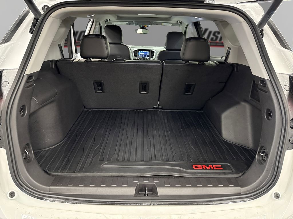 Used 2024 GMC Terrain SLT image 11