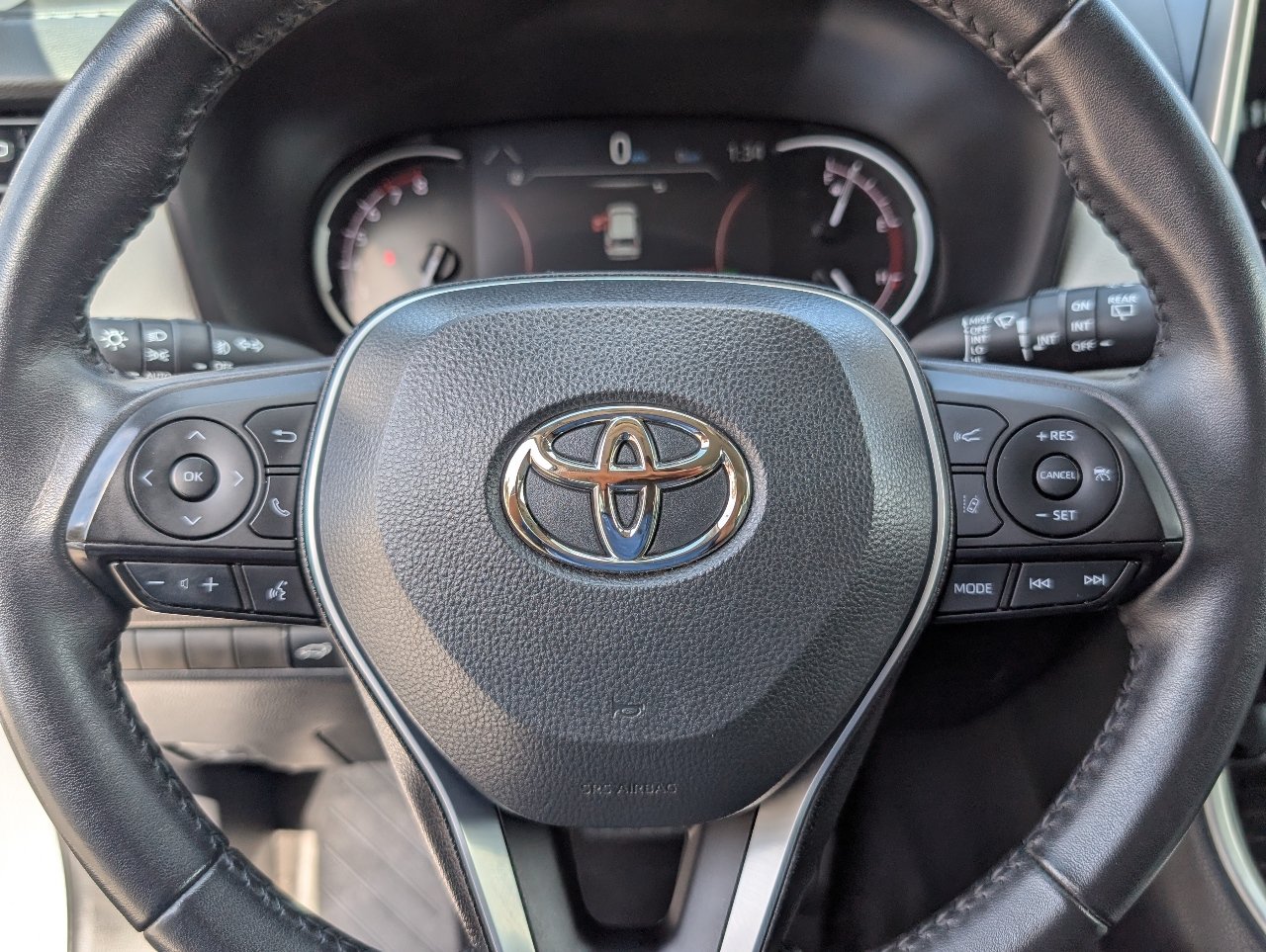 Used 2023 Toyota RAV4 XLE Premium FWD image 18