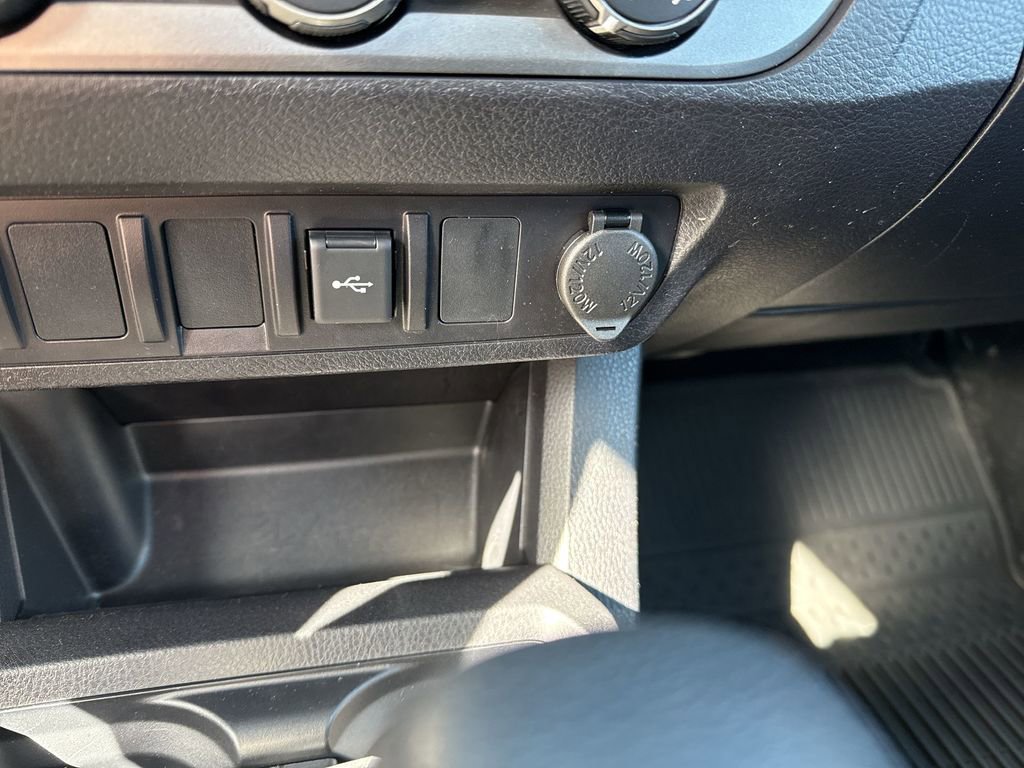 Used 2022 Toyota Tacoma SR AWD/4WD image 25