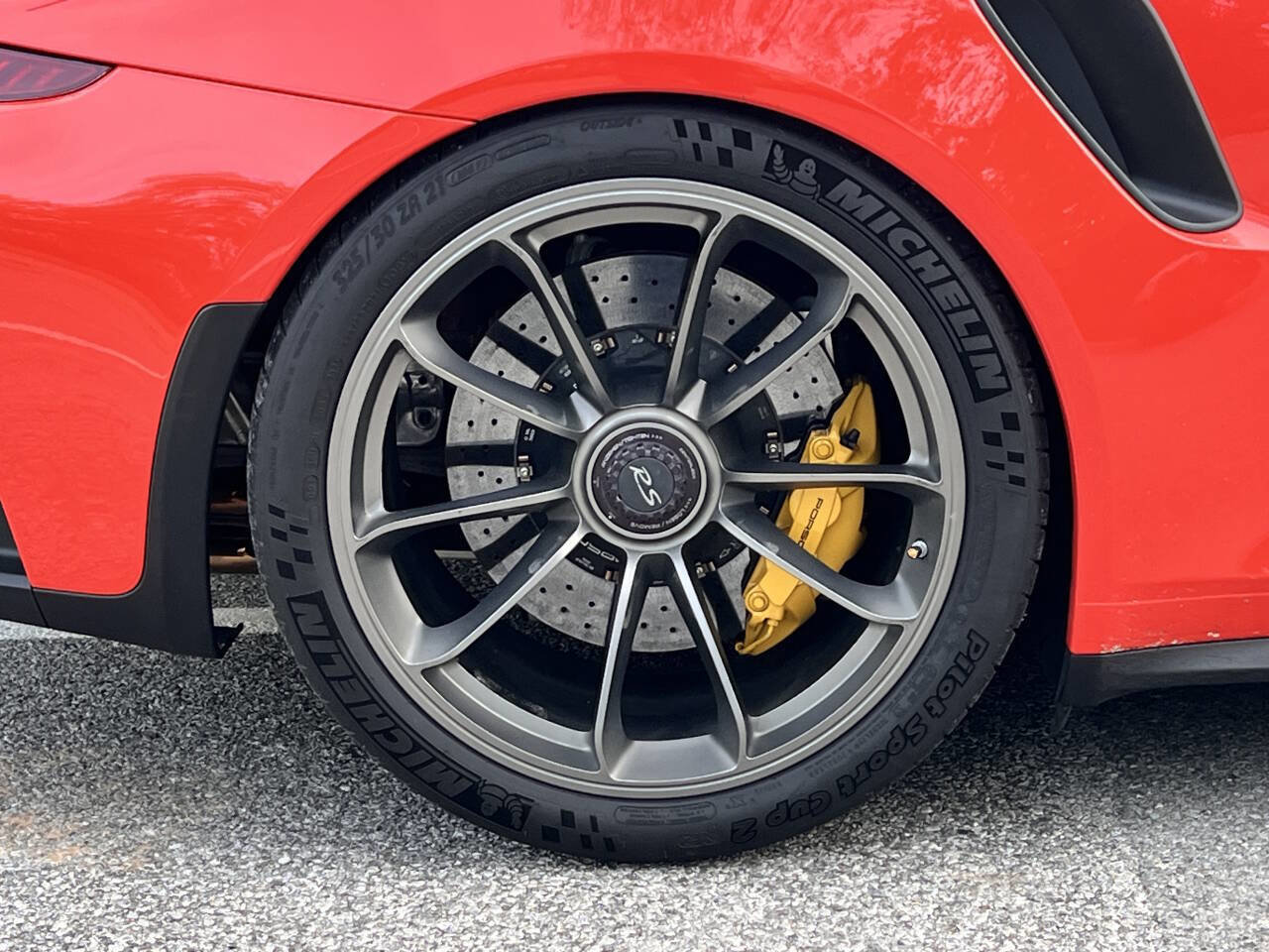 Used 2016 Porsche 911 GT3 RS image 32