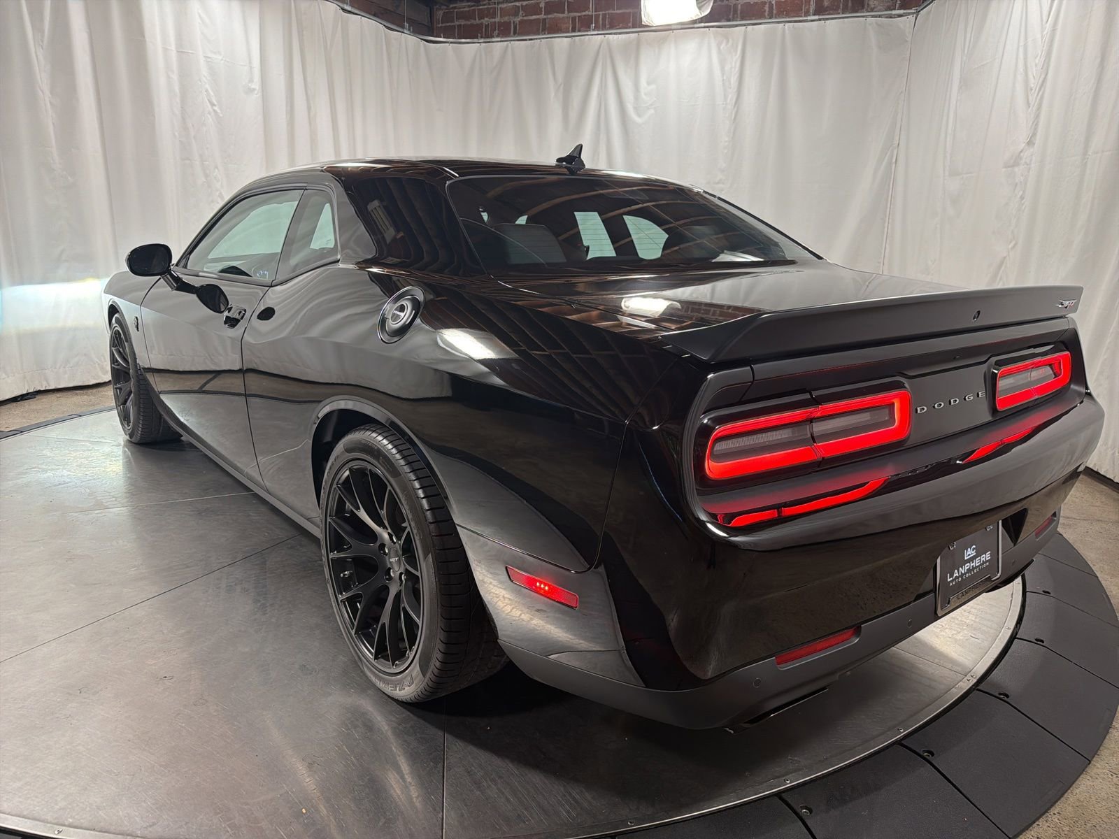 Used 2015 Dodge Challenger SRT Hellcat RWD image 11