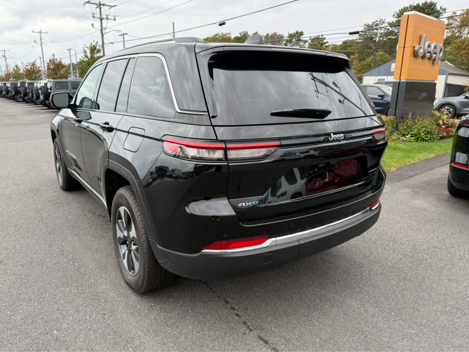 Used 2024 Jeep Grand Cherokee Limited 4xe image 6