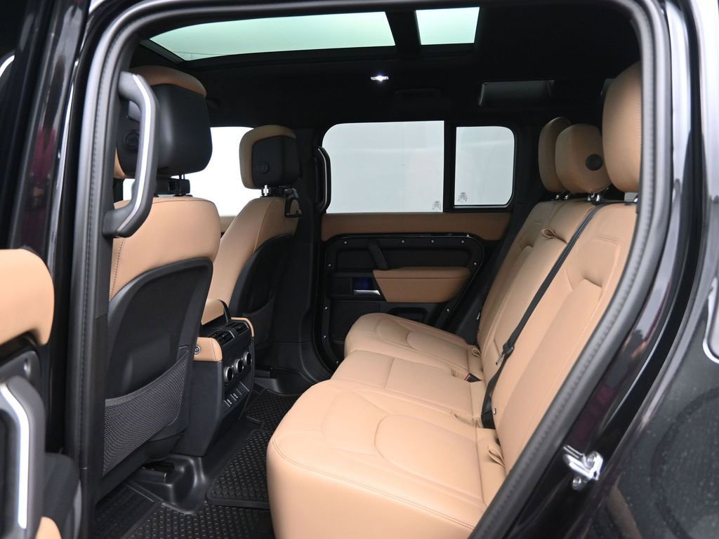 Used 2026 Land Rover Defender 110 X-Dynamic SE image 29