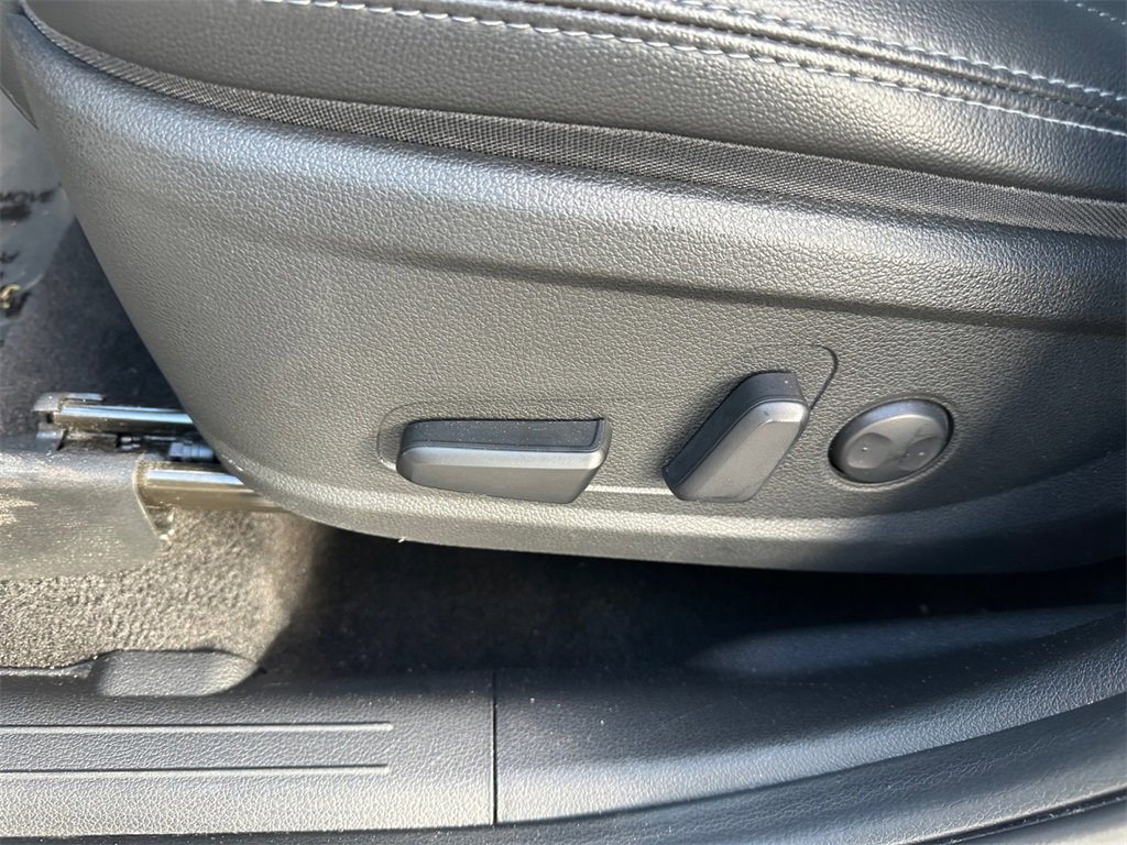 Used 2023 Hyundai Santa Fe SEL w/ Premium Package image 13