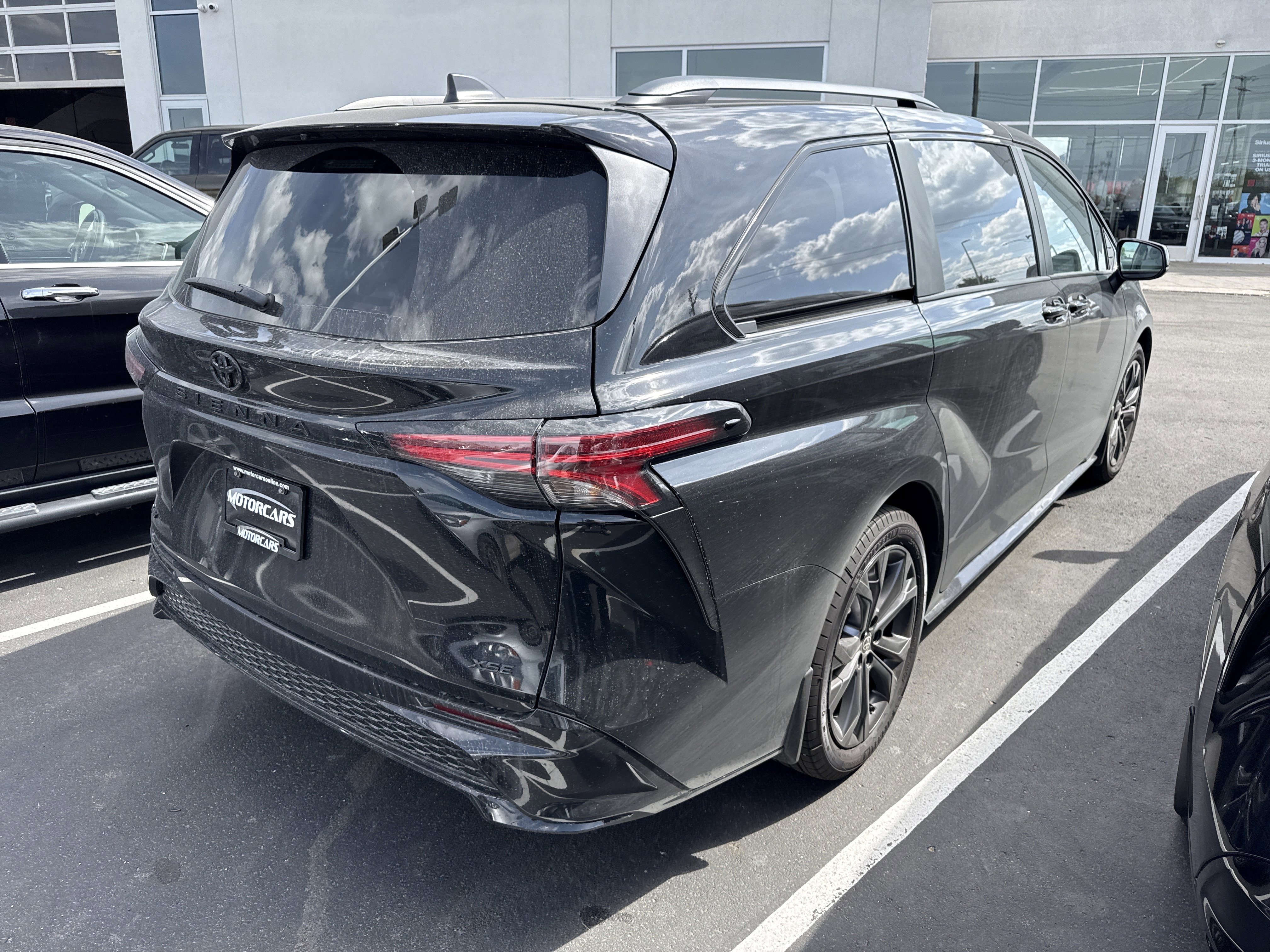 Used 2026 Toyota Sienna XSE FWD image 4