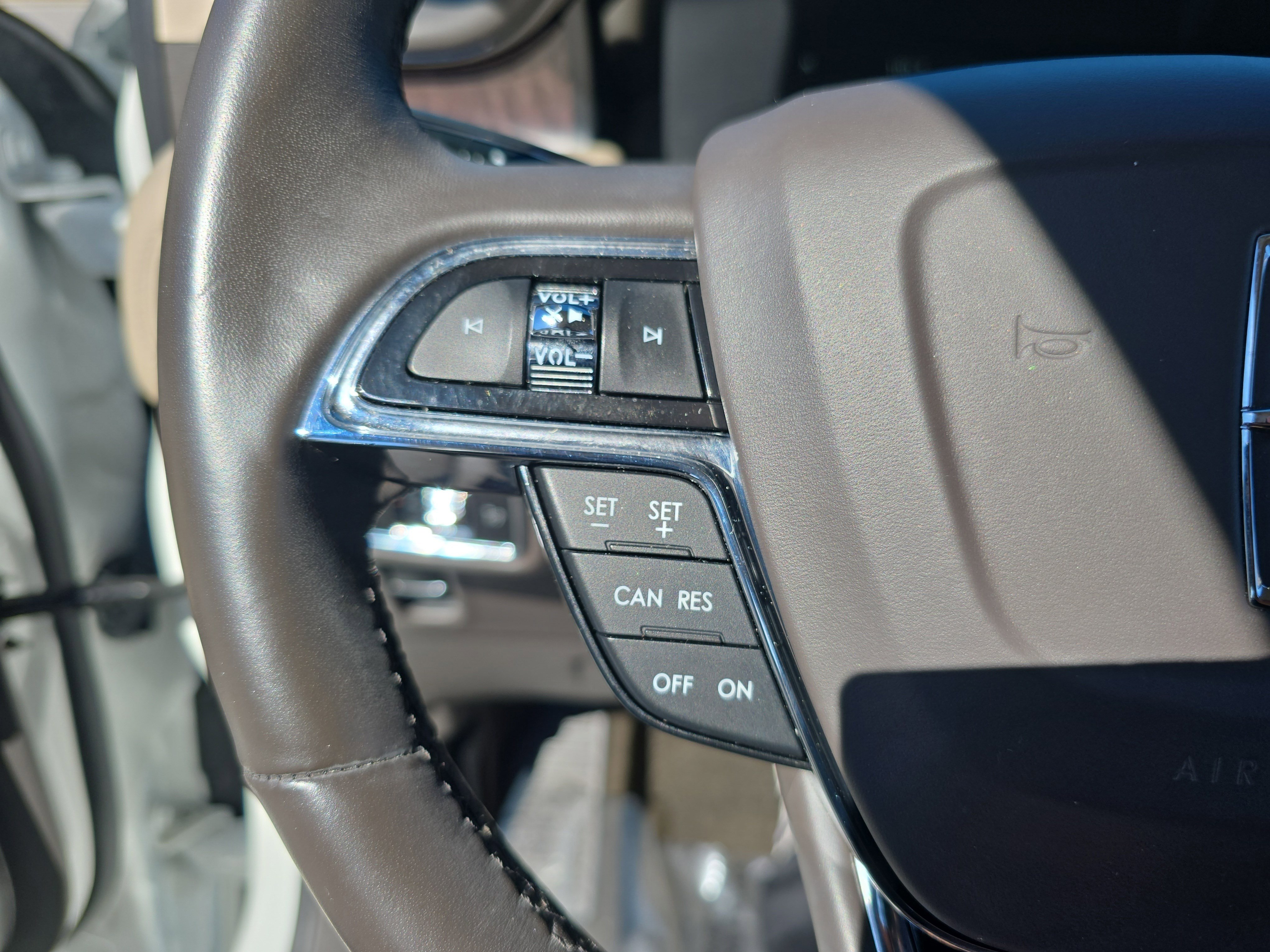 Certified 2022 Lincoln Nautilus Reserve image 16