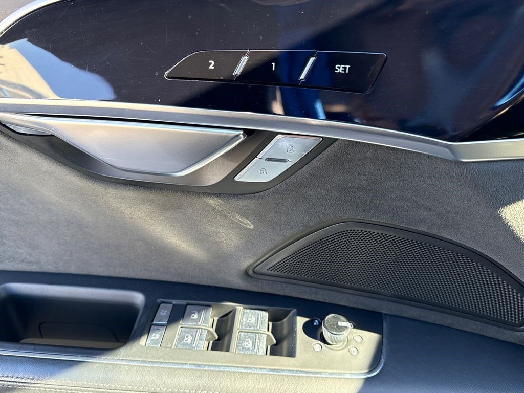 Used 2022 Audi A8 L 3.0T w/ Executive Package image 22