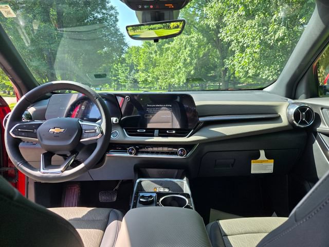 New 2026 Chevrolet Equinox LT w/ Convenience Package II AWD/4WD image 13