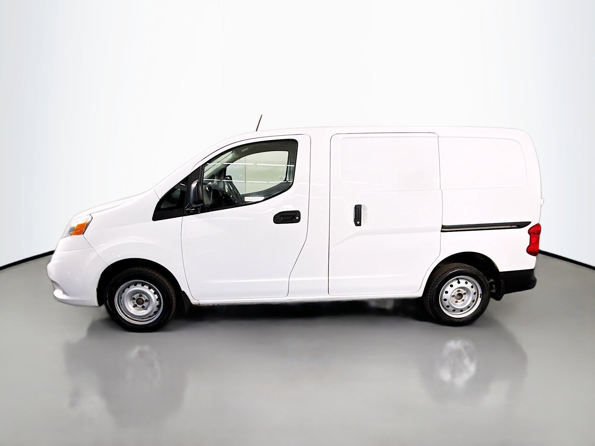 Used 2020 Nissan NV200 S image 6