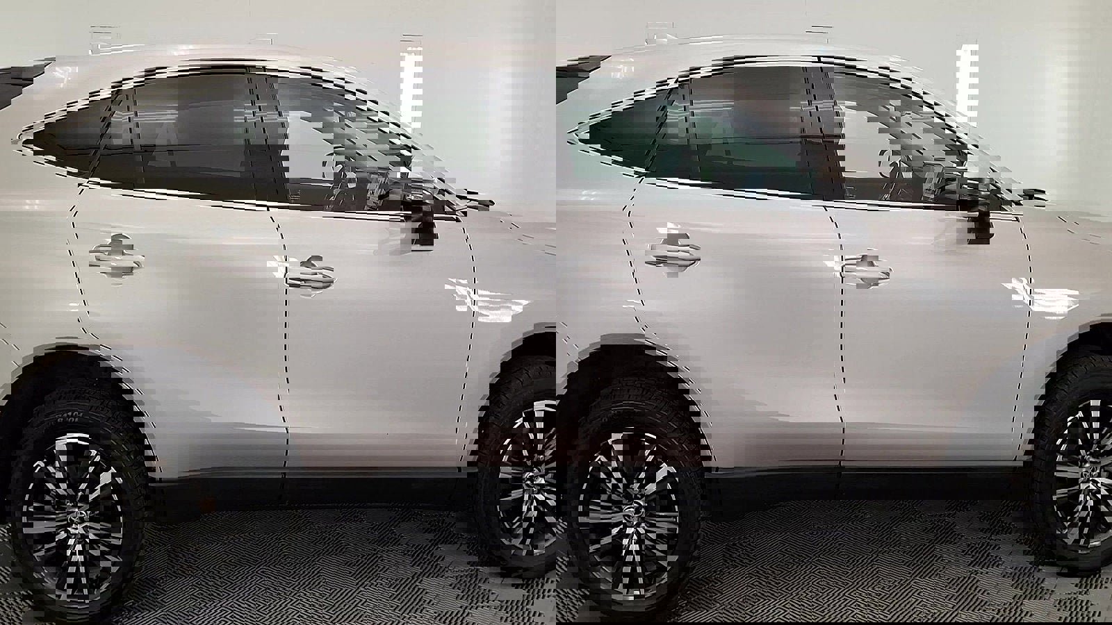 Certified 2023 Toyota Venza LE image 5