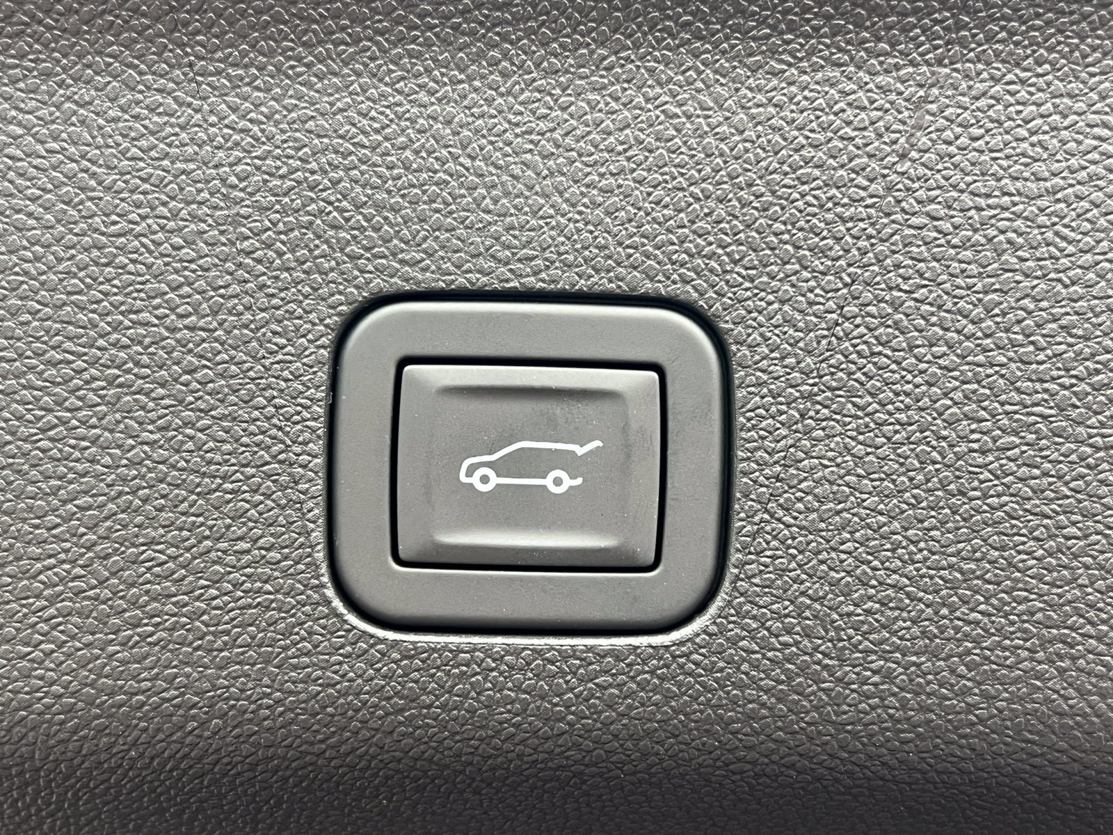 New 2026 GMC Yukon Elevation w/ LPO, Elevation Black Package AWD/4WD image 40