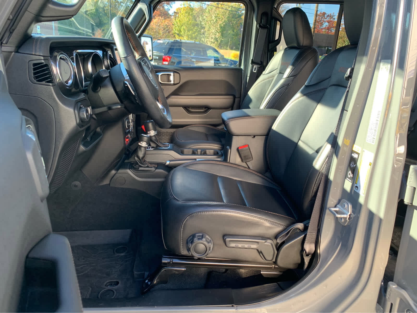 Used 2022 Jeep Wrangler Unlimited Rubicon w/ Trailer Tow Package image 11