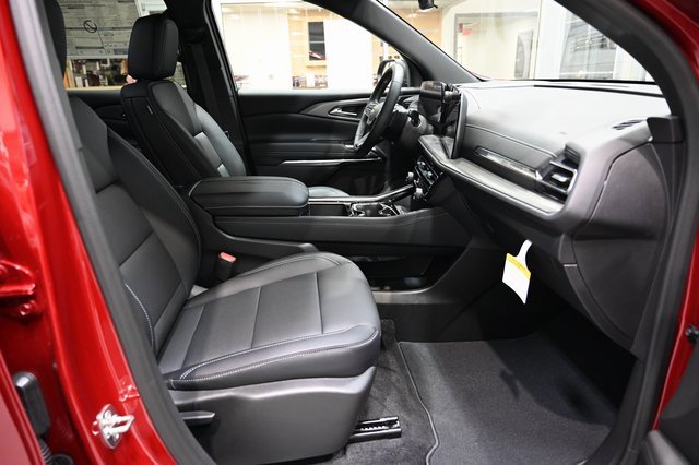 New 2026 Chevrolet Traverse LT w/ Driver Confidence Package image 10