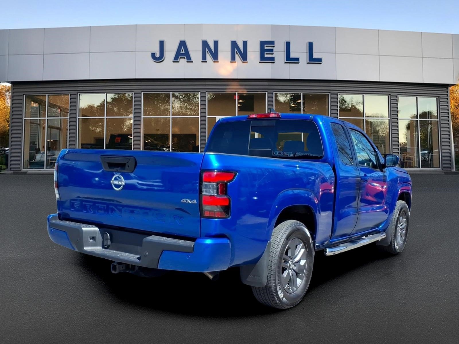 Used 2025 Nissan Frontier SV w/ SV Convenience Package image 5