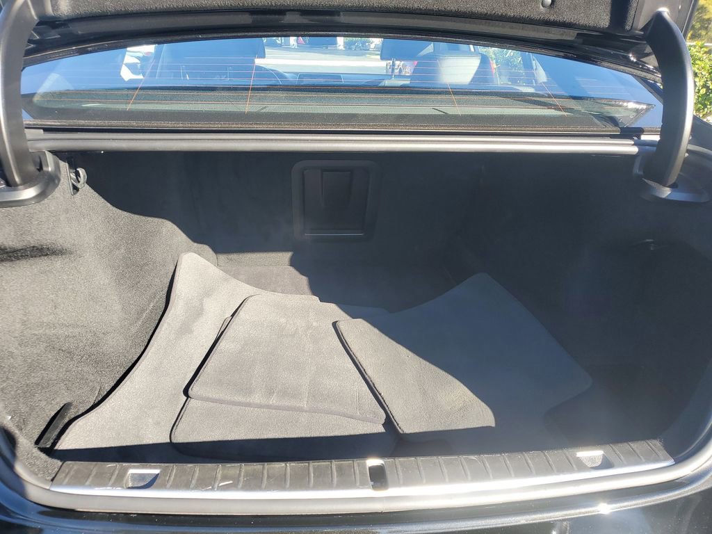 Used 2022 BMW 750i xDrive w/ Executive Package image 23