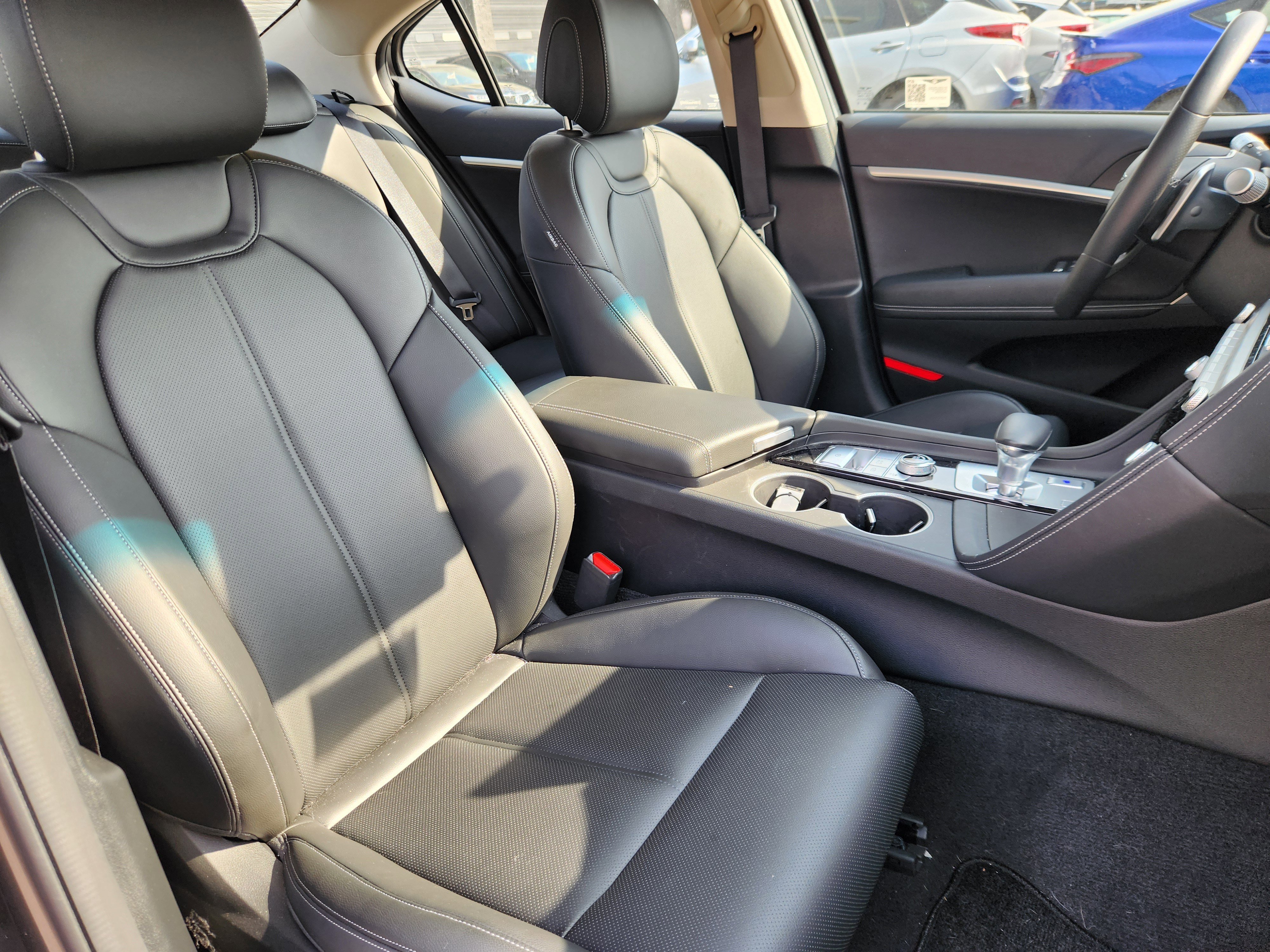 Used 2025 Genesis G70 2.5T RWD image 15