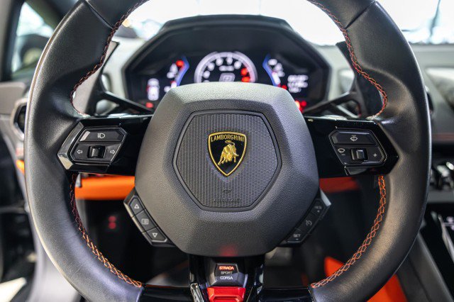 Used 2022 Lamborghini Huracan EVO RWD image 37