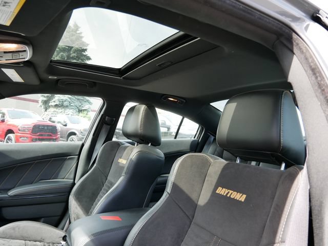 Used 2017 Dodge Charger R/T RWD image 20
