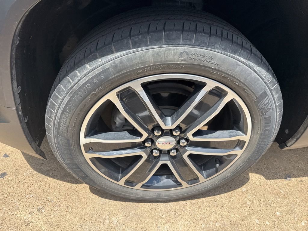 Used 2023 GMC Acadia SLT w/ Preferred Package FWD image 7