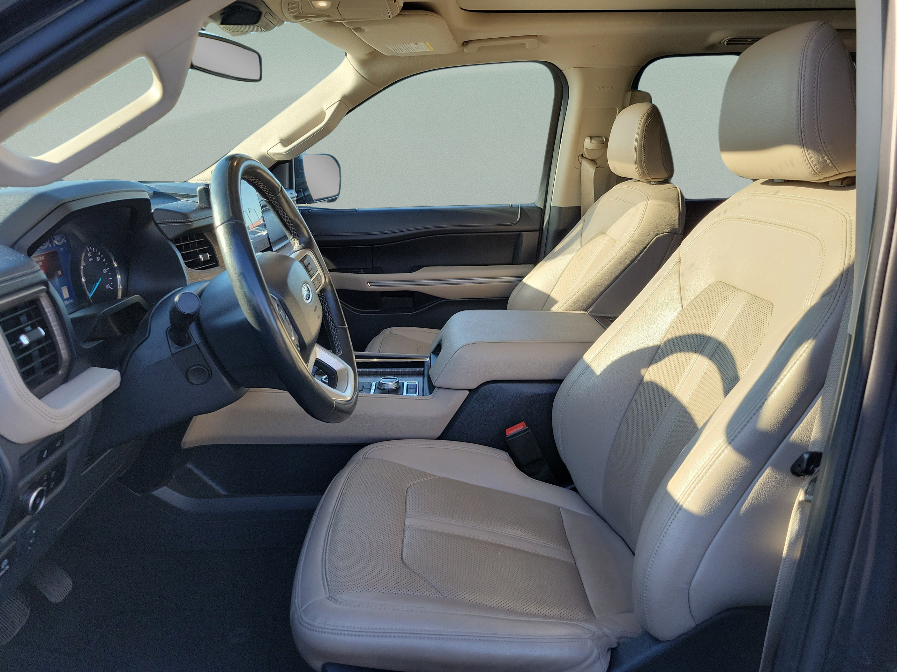 Used 2024 Ford Expedition Limited AWD/4WD image 18