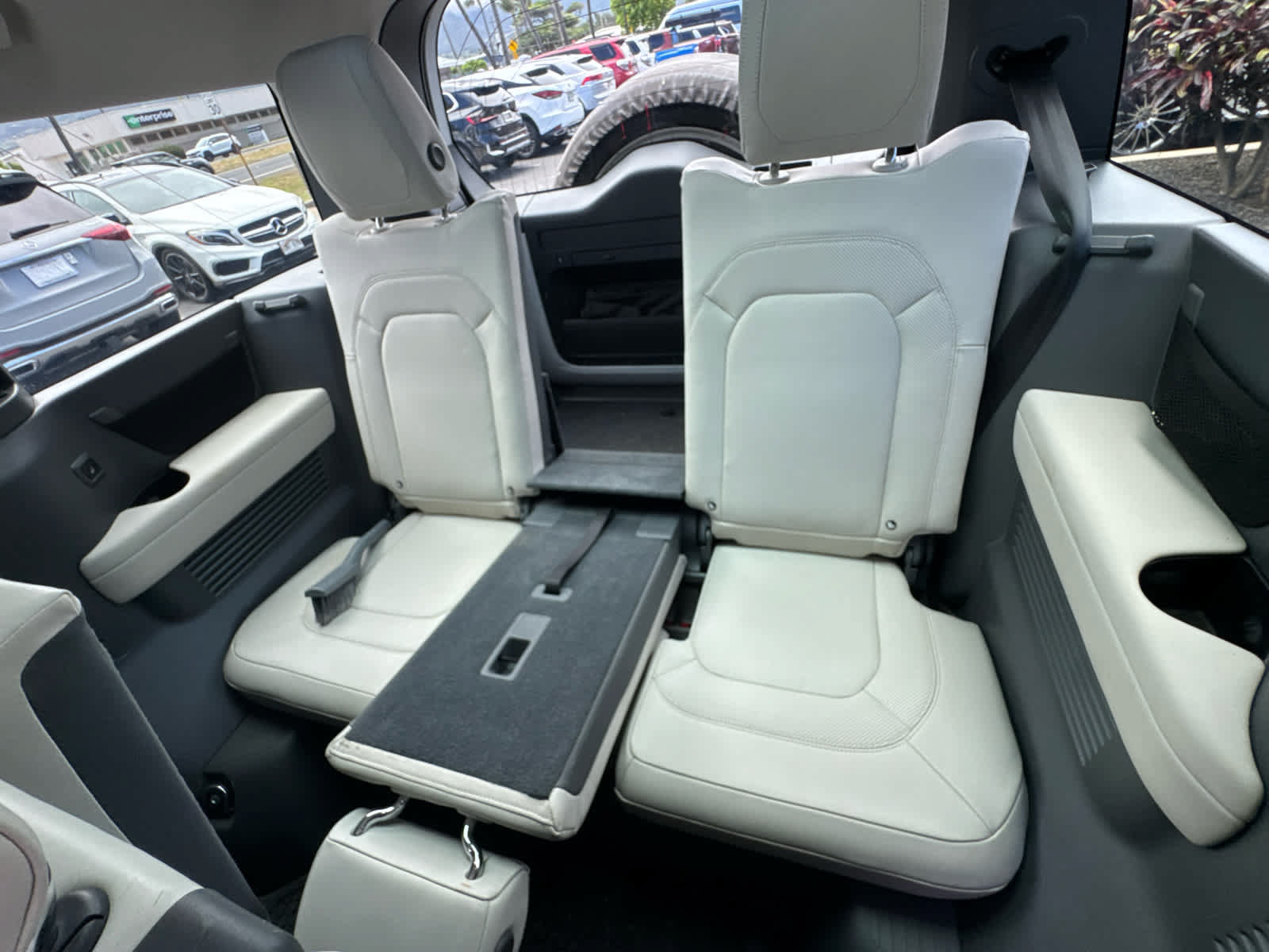 Used 2023 Land Rover Defender 130 First Edition AWD/4WD image 17