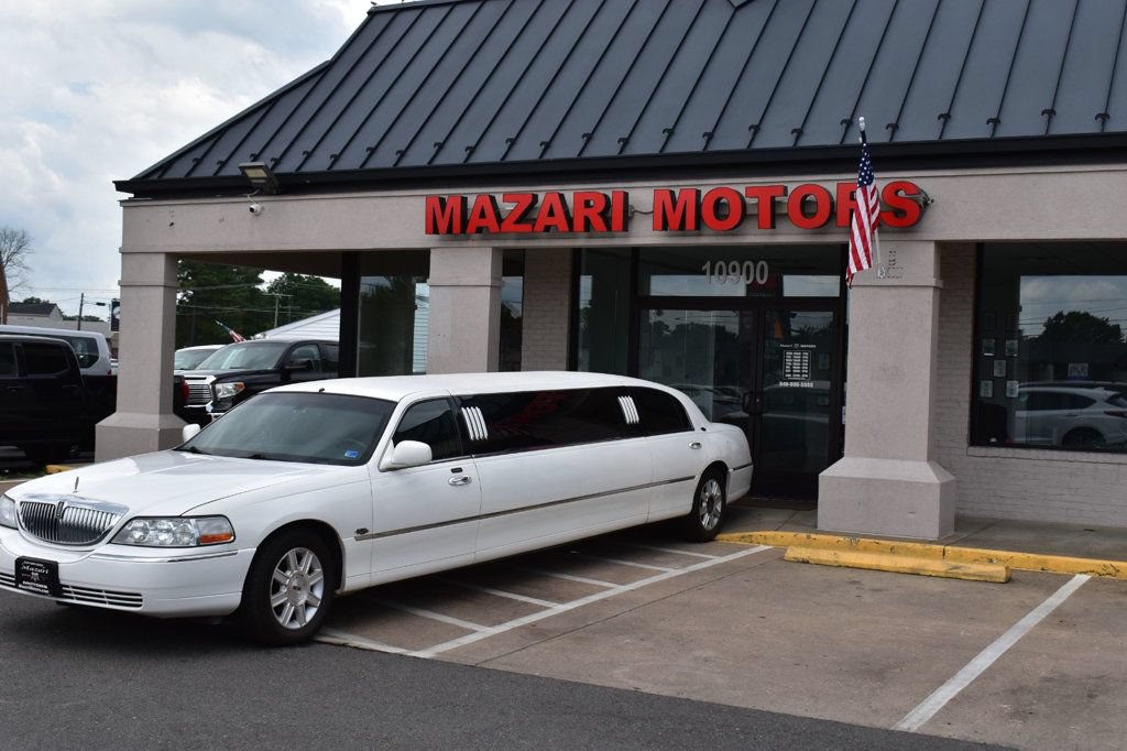 Used 2007 Lincoln Town Car Executive RWD image 6