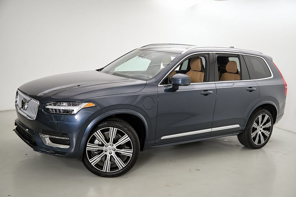 Certified 2025 Volvo XC90 T8 Ultra w/ Protection Package Premier AWD/4WD image 3